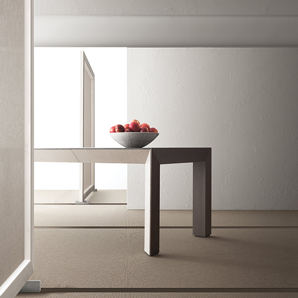 Perspectiva Extendable Table