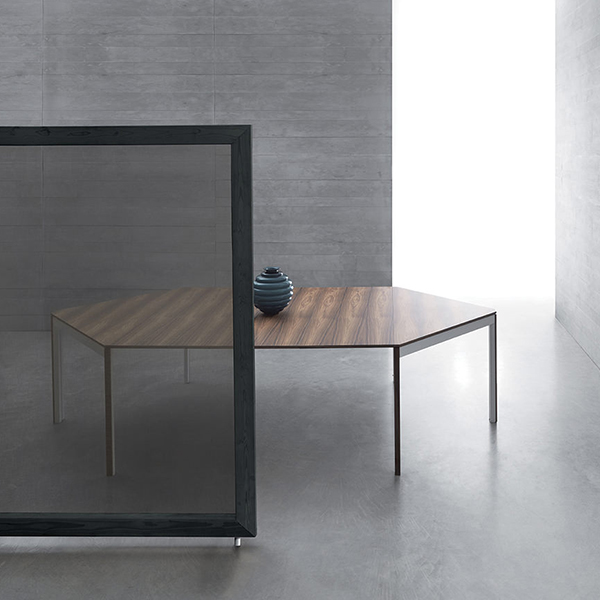 Diesis Extendable Square Table