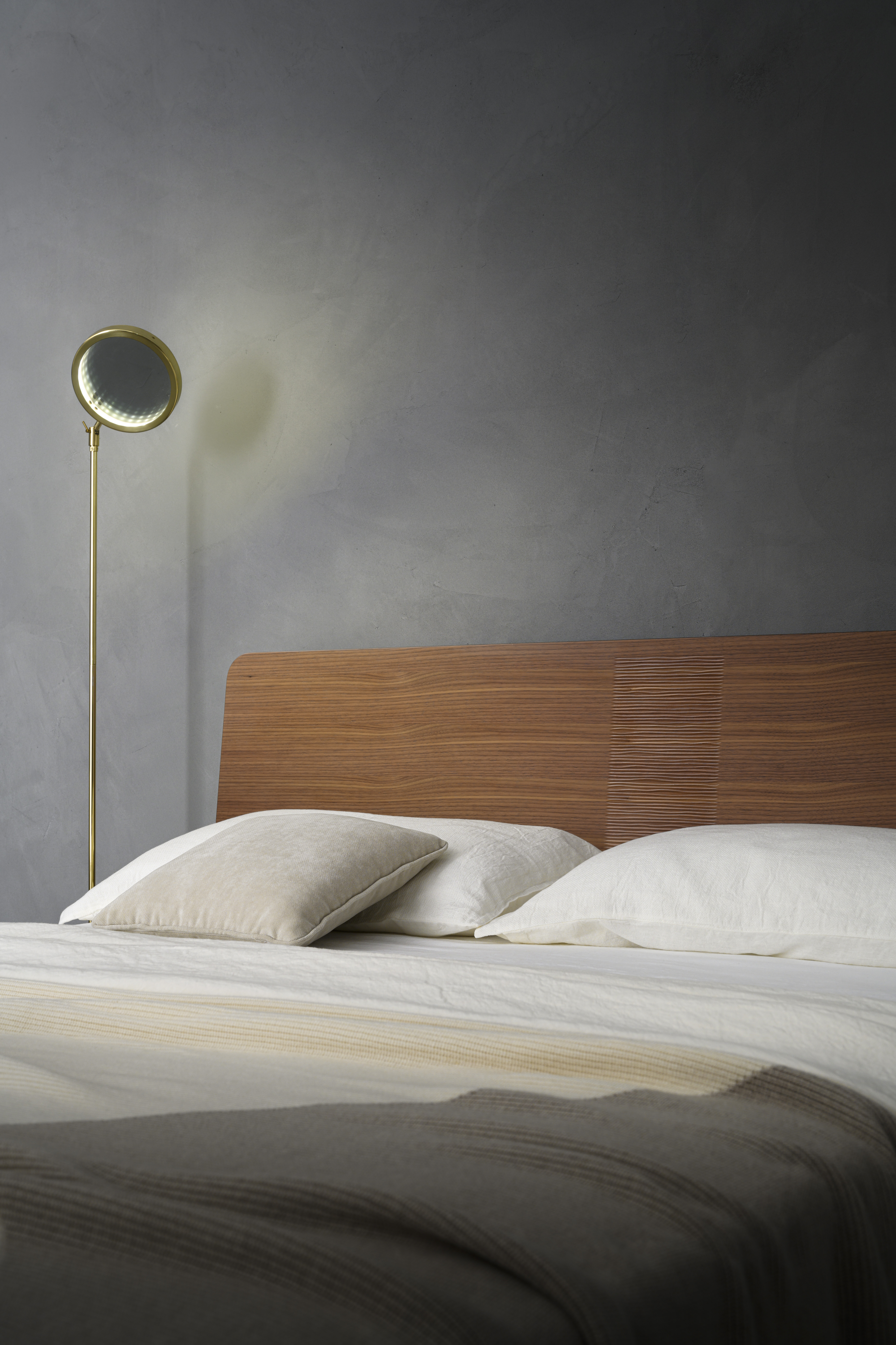Menhir Floor Lamp